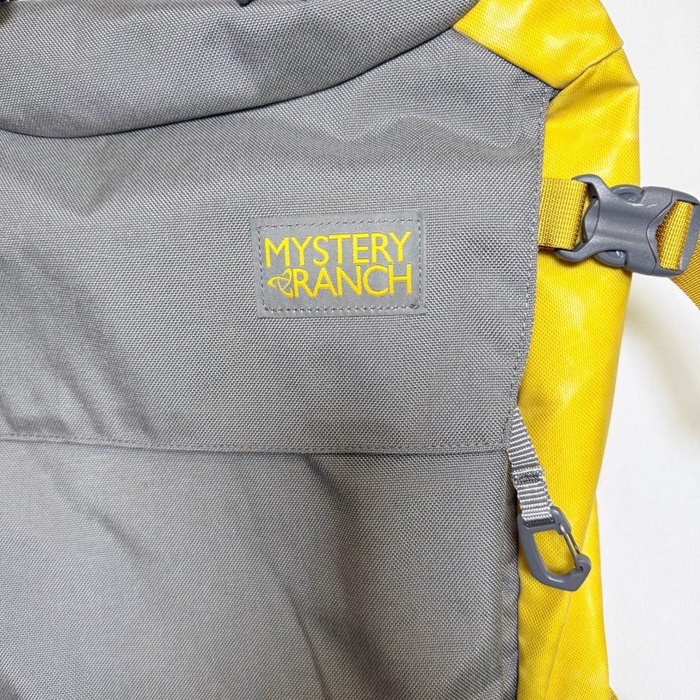 Mystery Ranch Street Zen Backpack Yellow Grey Hiking Commuter Daypack 25L - Picture 2 of 15